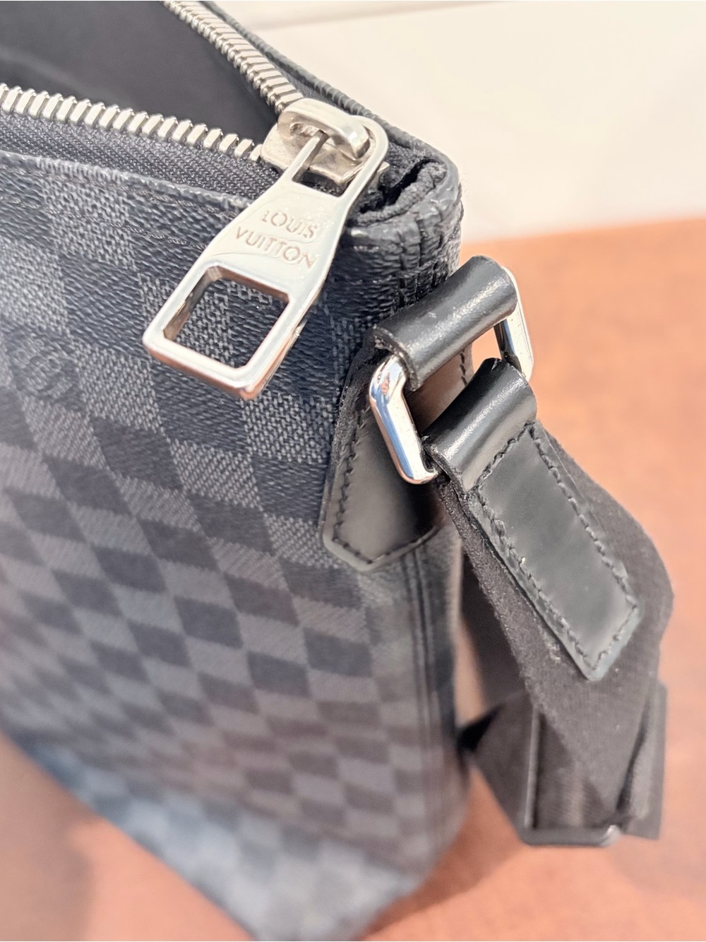 Louis Vuitton Mick GM Messenger Bag Damier Graphite Canvas Luxe Travel Crossbody - Picture 12 of 16